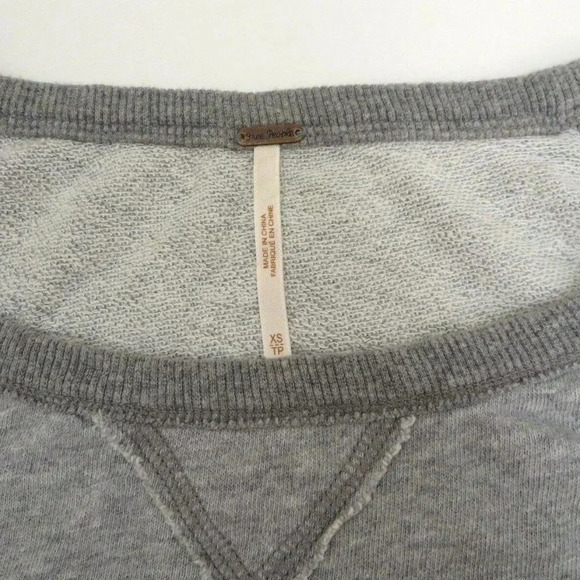 Free People Crochet Lace Shoulder Sweater Size XS - Picture 7 of 7